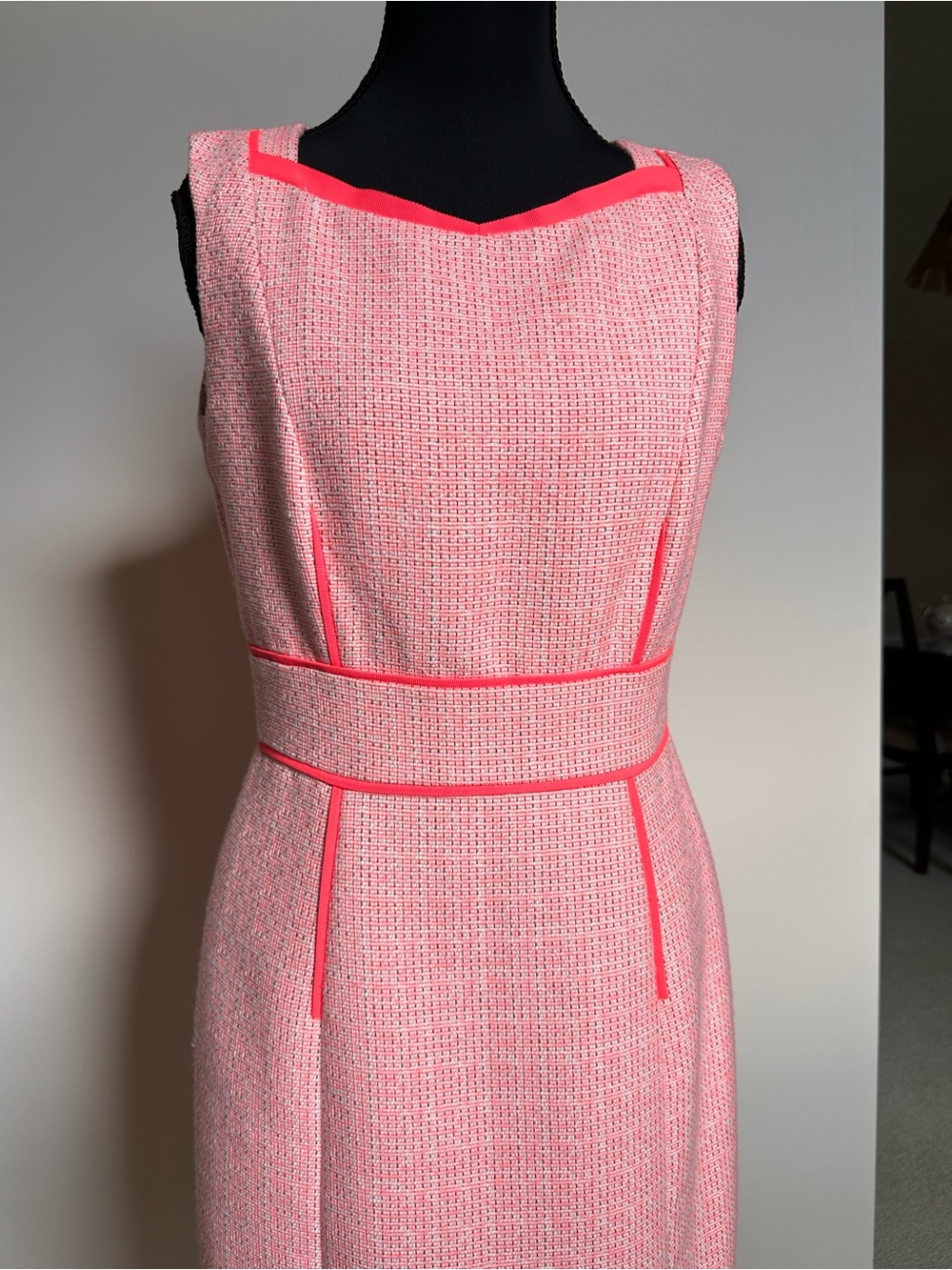 ANTONIO MELANI Coral Tweed Midi Sheath with Coral Trim - Picture 2 of 10